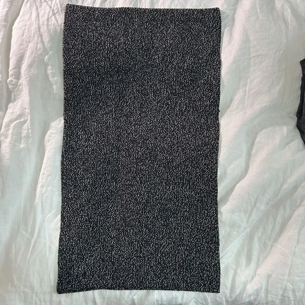 Everlane Chunky 100% Wool Scarf - Black Marl